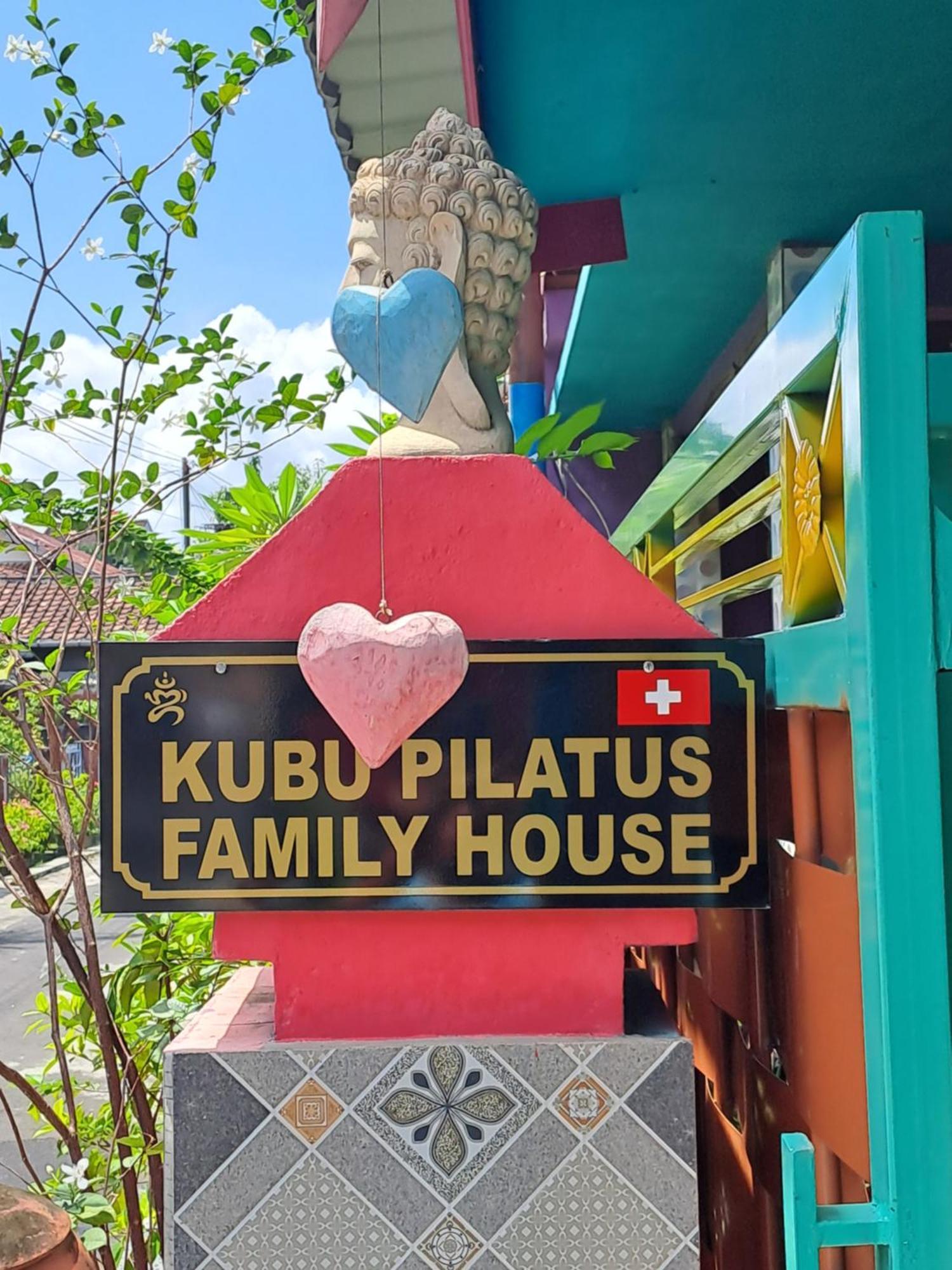 Villa Kubu Pilatus - Family House Lombok à Tjakranegara Extérieur photo